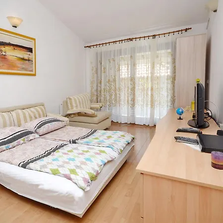 Miroslava アパート *