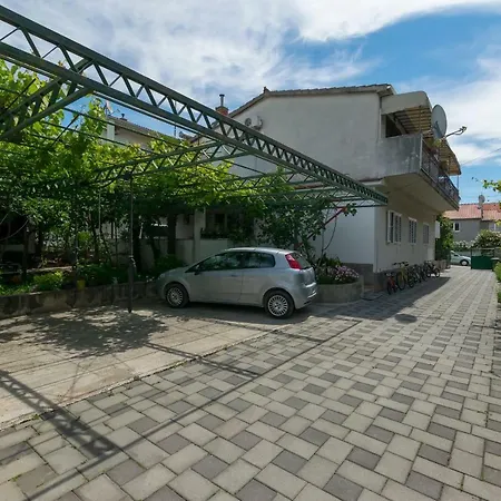 Miroslava Apartment *