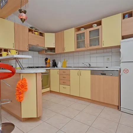 Miroslava Appartamento Vodice